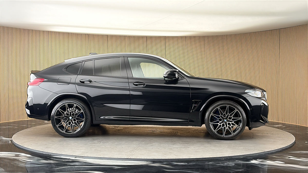 More views of BMW X4 M