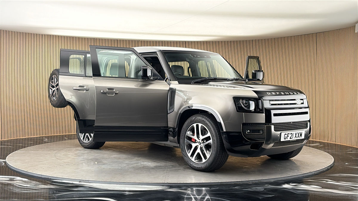 More views of Land Rover Defender 110