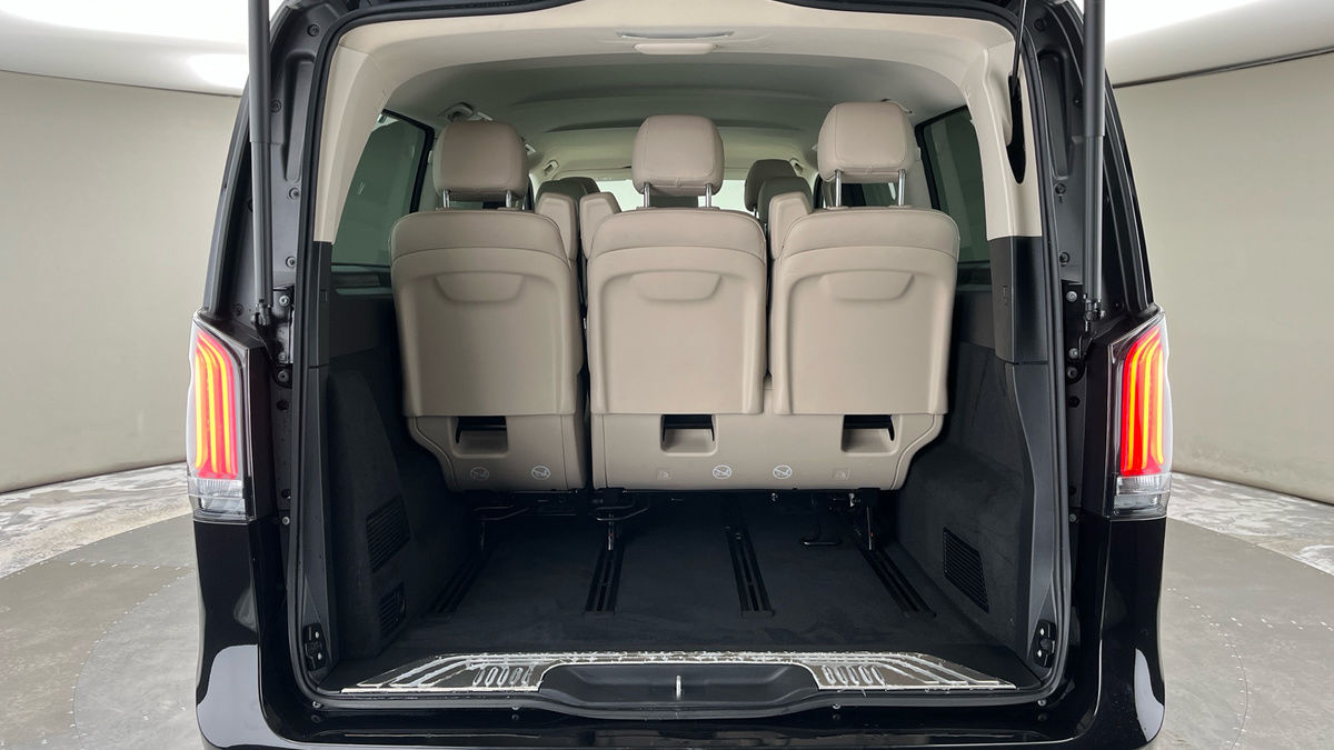 Mercedes-Benz V Class Image 11