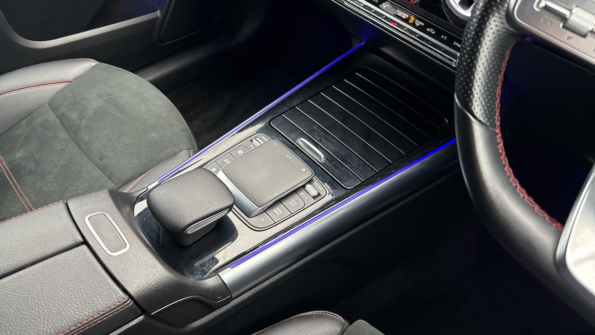 Mercedes-Benz GLA Image 18