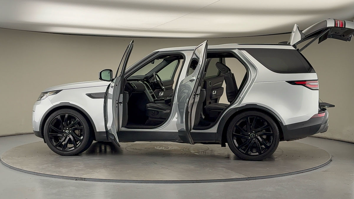 More views of Land Rover Discovery