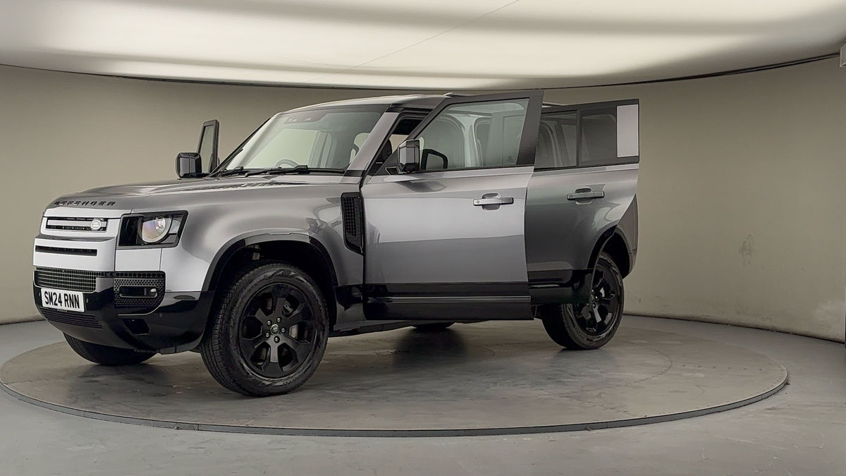 Land Rover Defender 110 Image 22