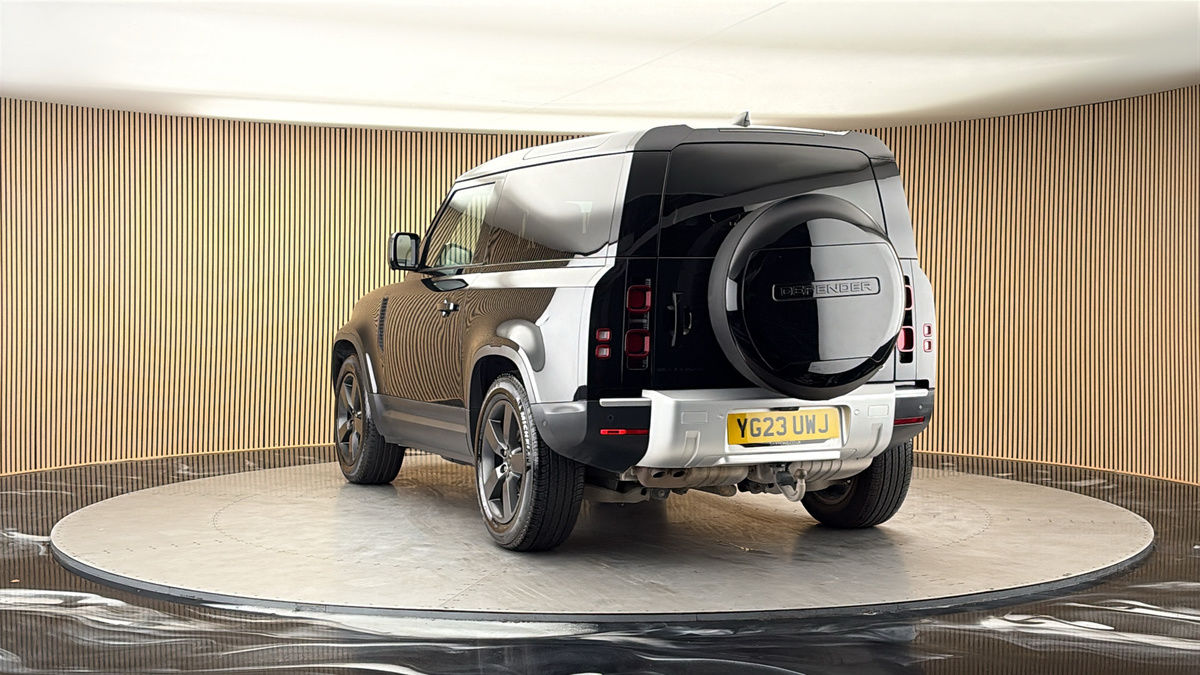 More views of Land Rover Defender 90