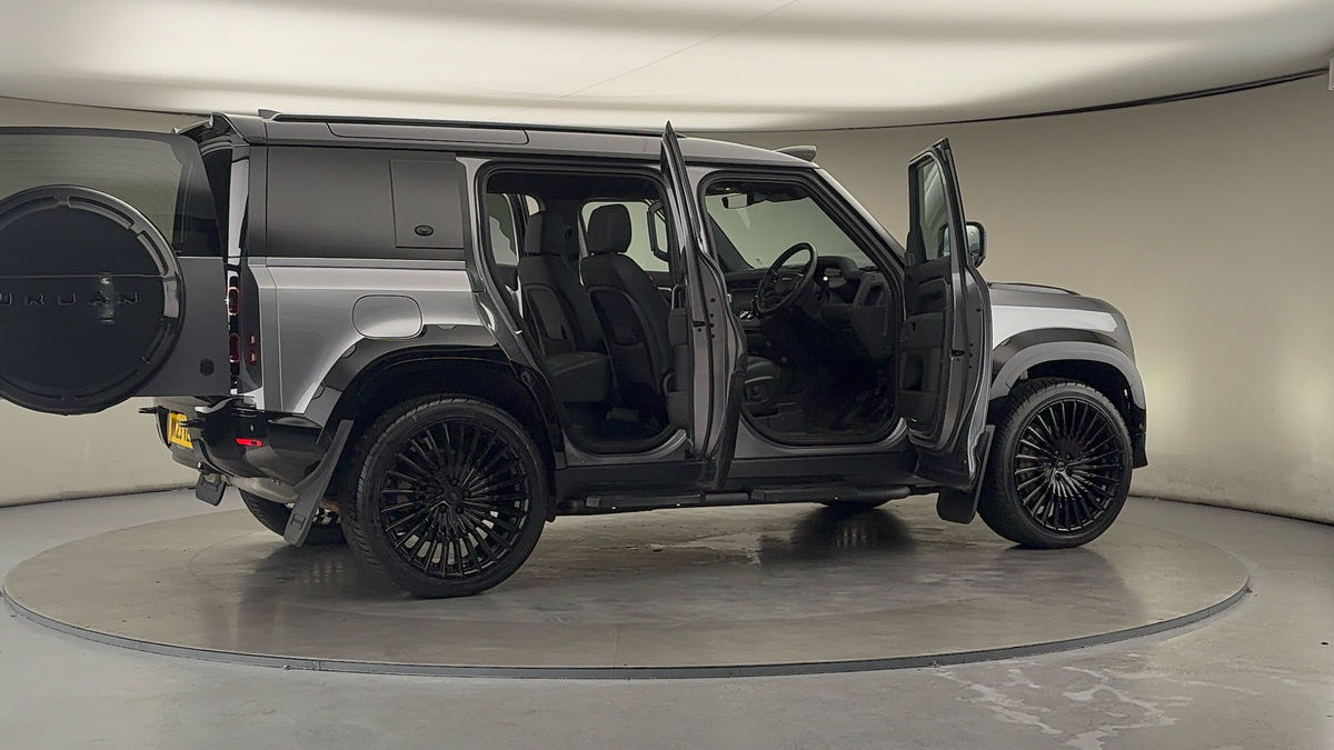 More views of Land Rover Defender 110