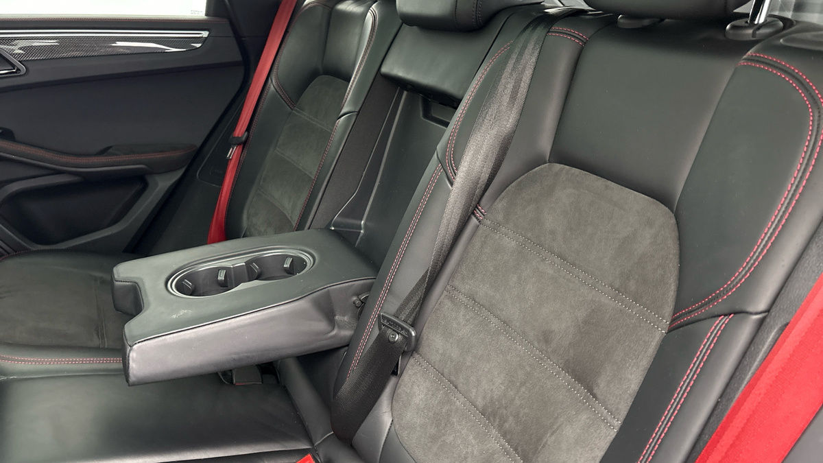 Porsche Macan Image 9