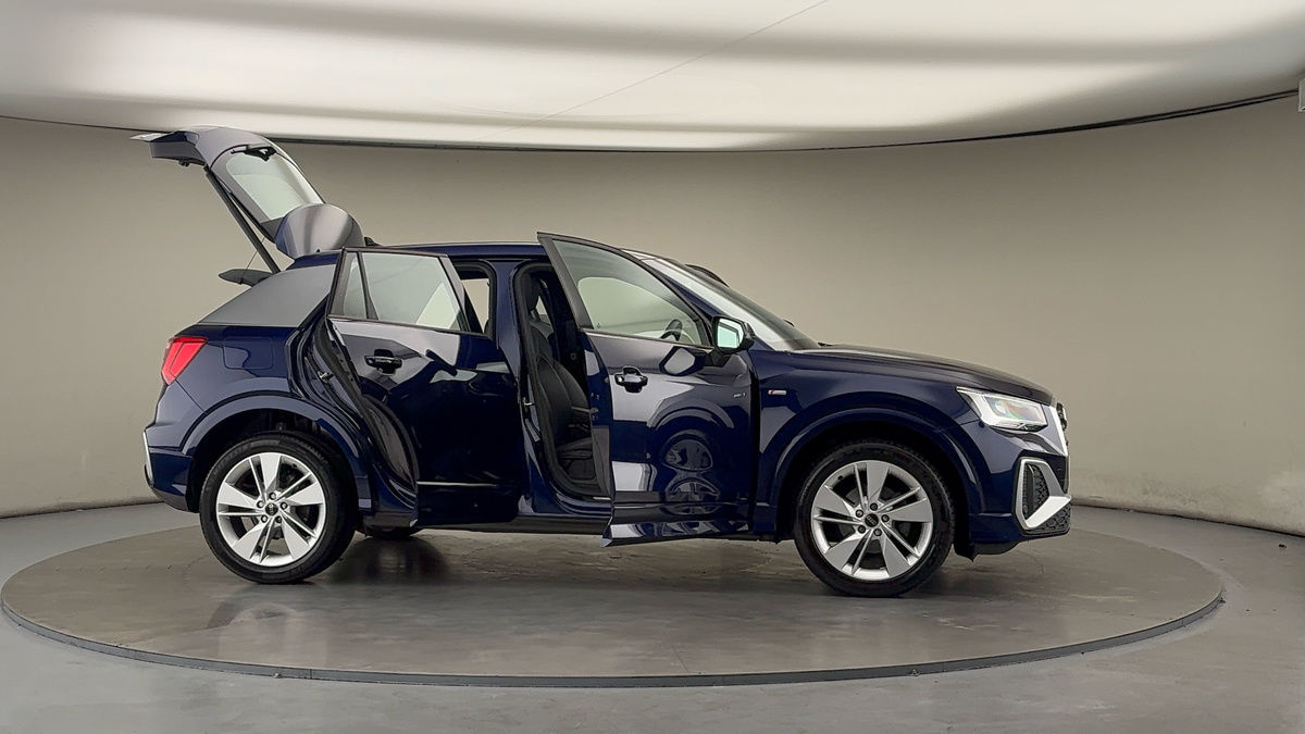 More views of Audi Q2