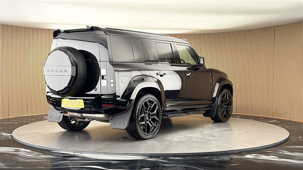 More views of Land Rover Defender 110