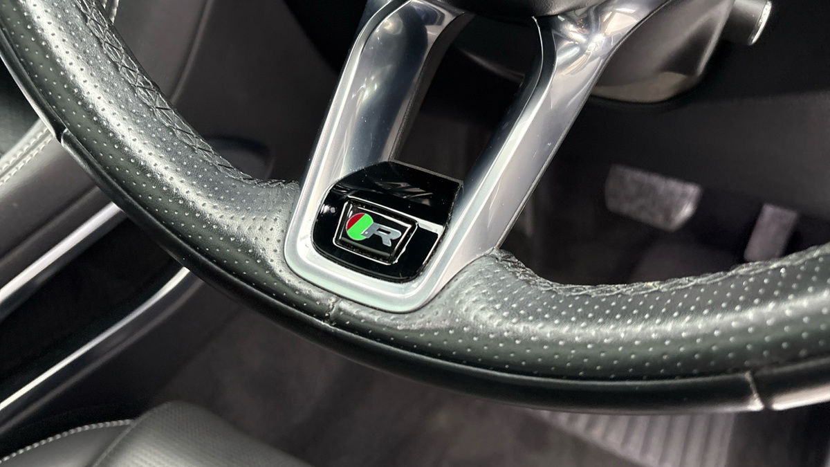 Jaguar F-PACE Image 25