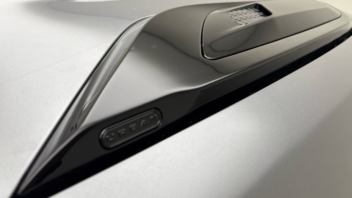 Land Rover Defender 130 Urban Image 26