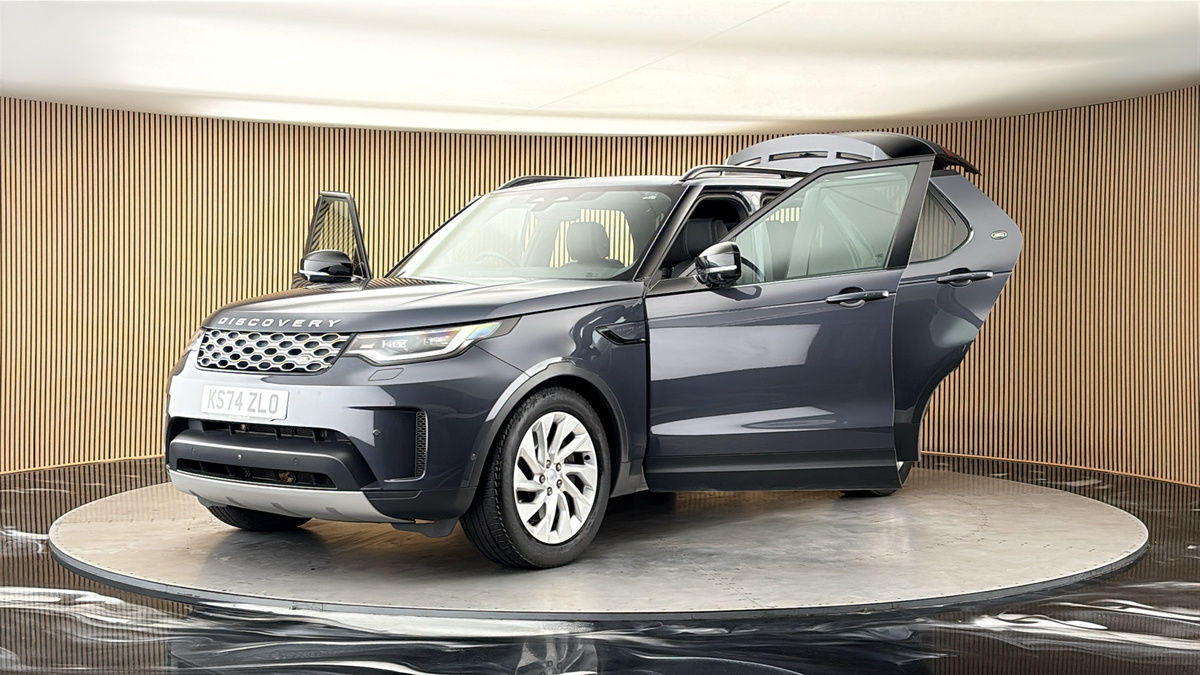 More views of Land Rover Discovery