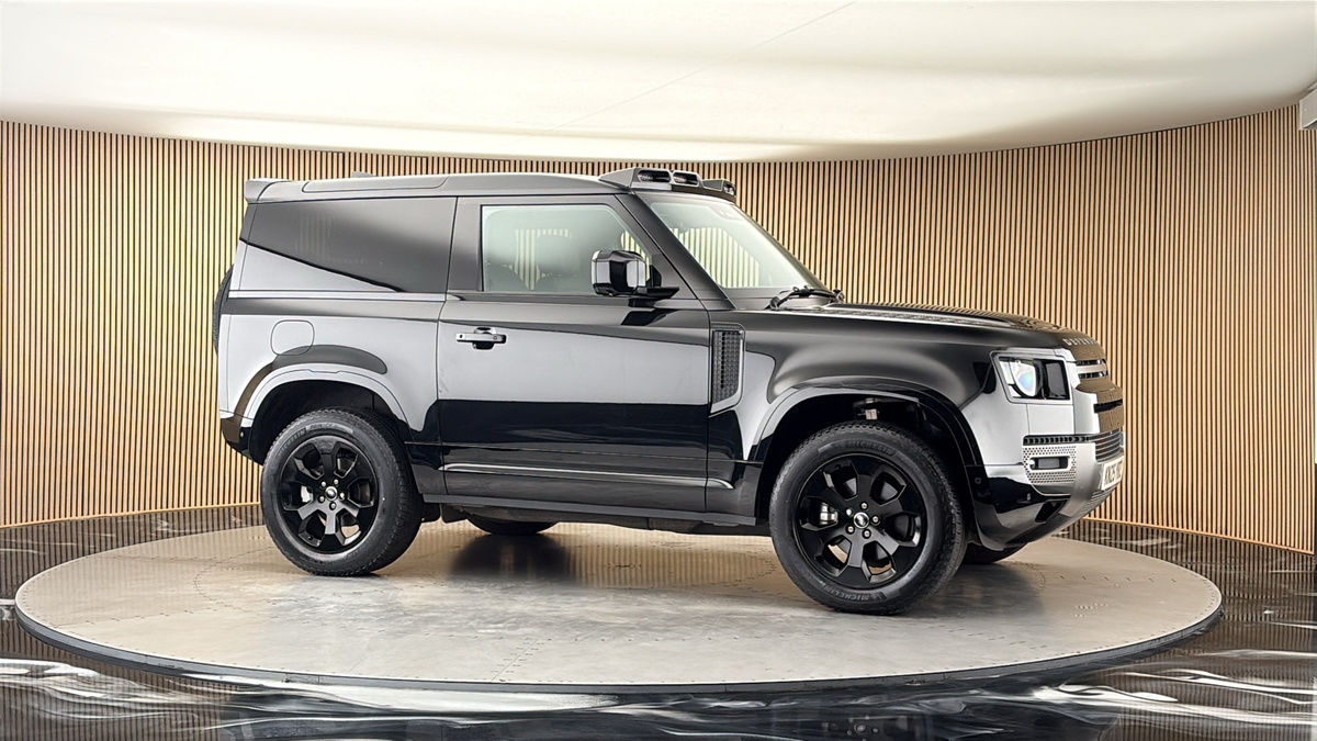 More views of Land Rover Defender 90