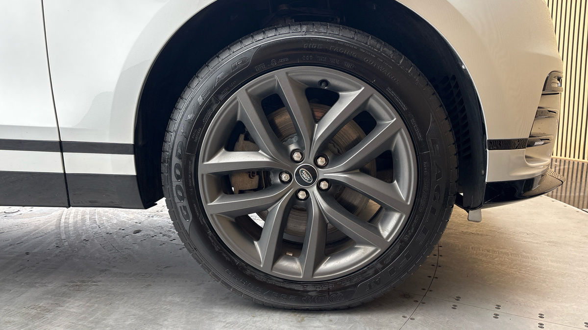 Land Rover Range Rover Velar Image 10