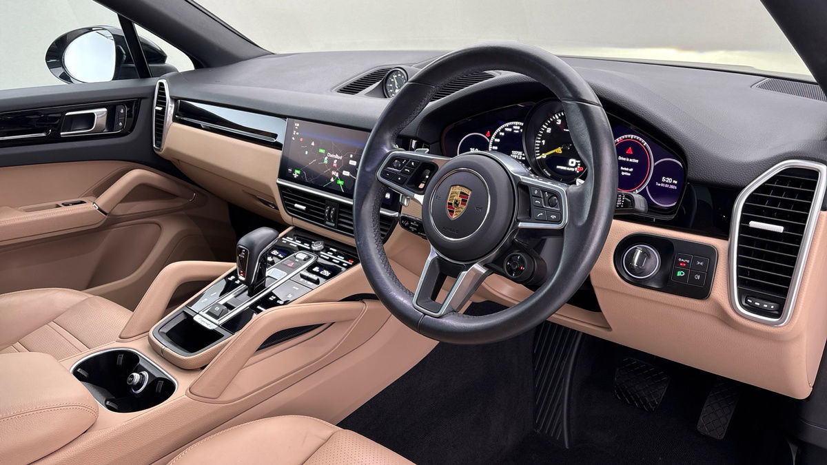 Porsche Cayenne Image 5