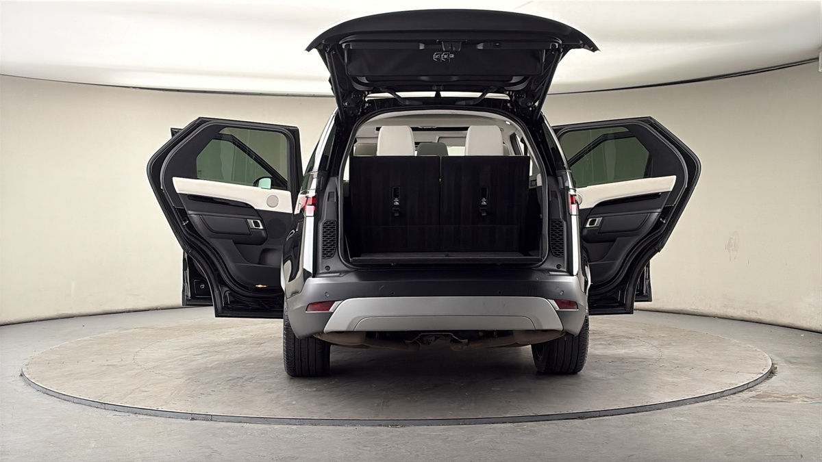 More views of Land Rover Discovery