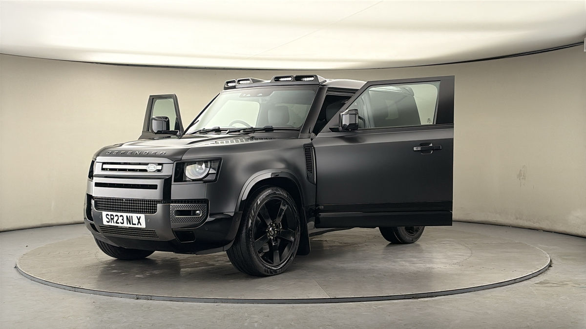 More views of Land Rover Defender 90