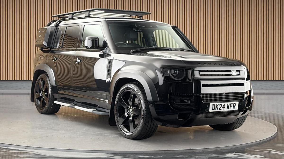 Land Rover Defender 110 Sticky Header Image