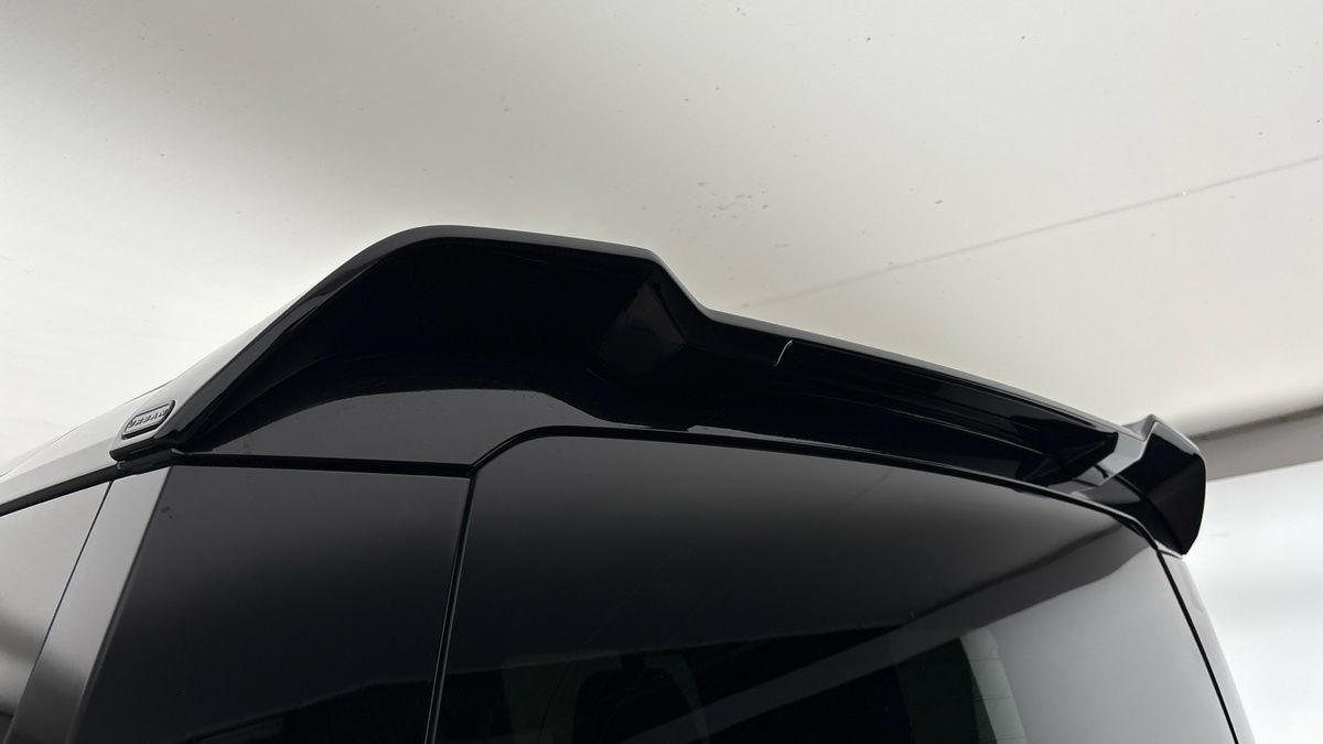 Land Rover Defender 110 Urban Image 29