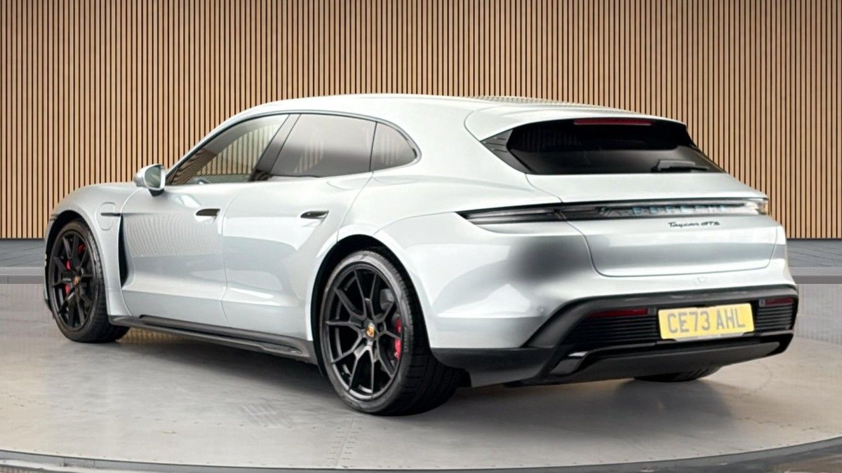 Porsche Taycan Image 2