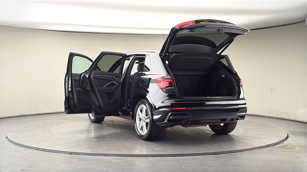 More views of Audi Q3