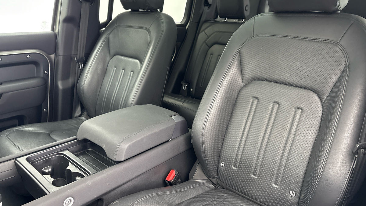 Land Rover Defender 110 Urban Image 7