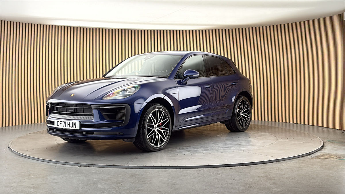 More views of Porsche Macan