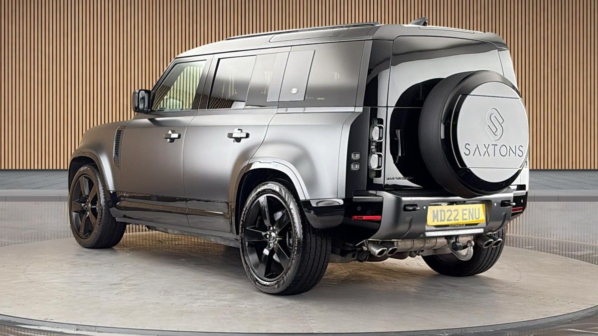 Land Rover Defender 110 Image 2