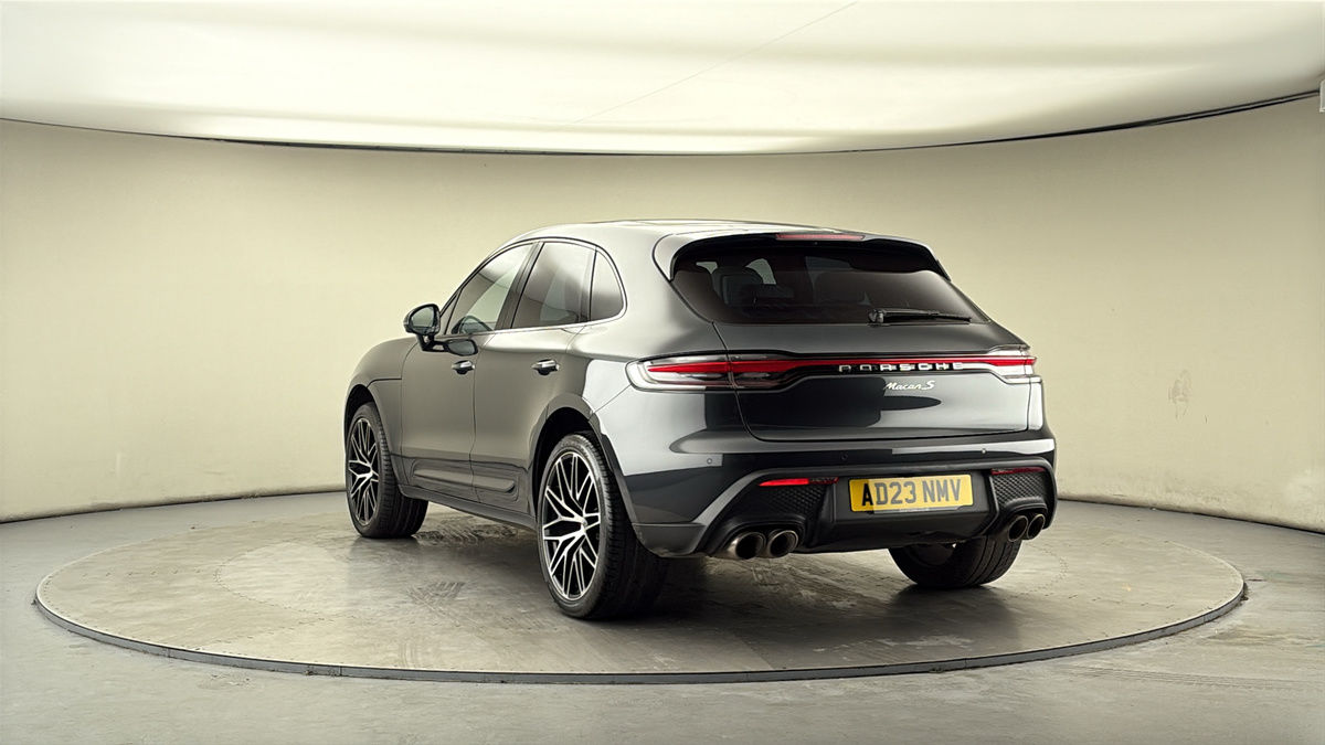 More views of Porsche Macan