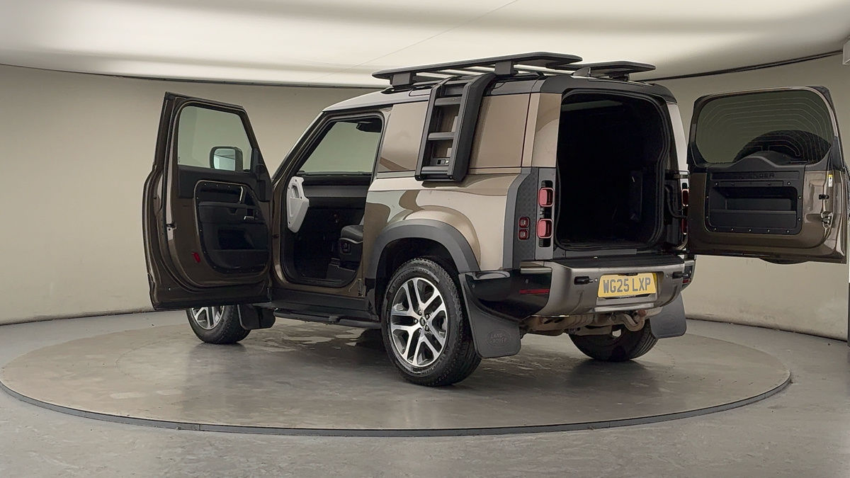 More views of Land Rover Defender 90