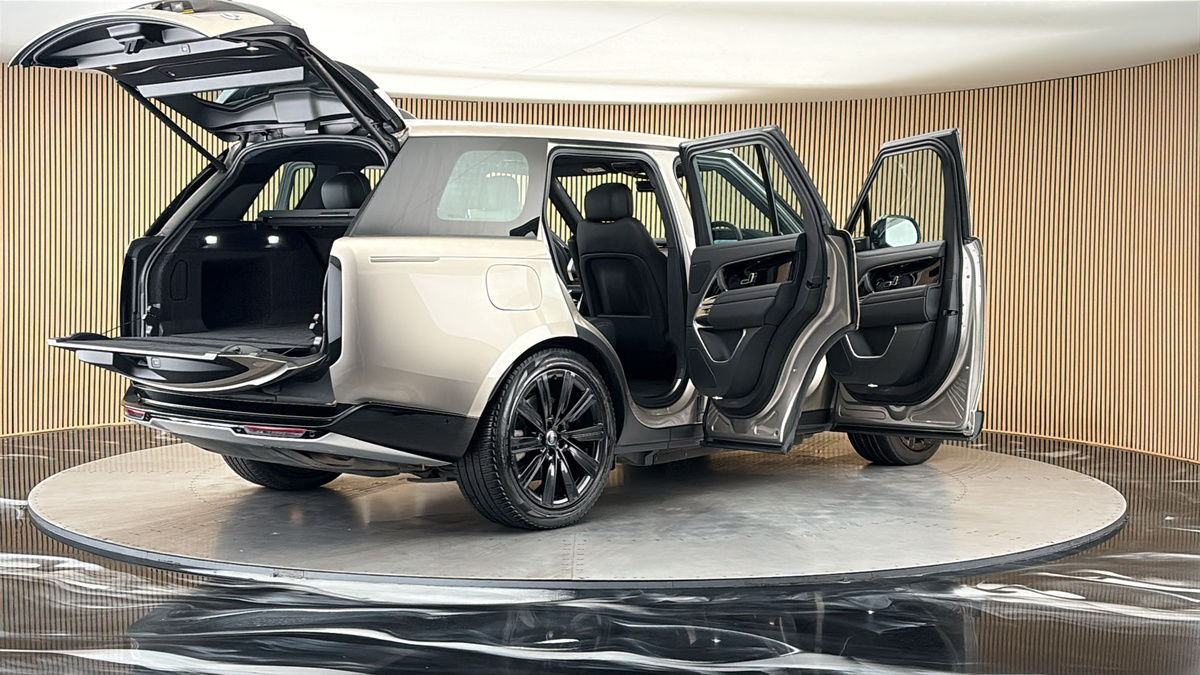 More views of Land Rover Range Rover