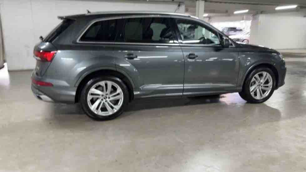 More views of Audi Q7