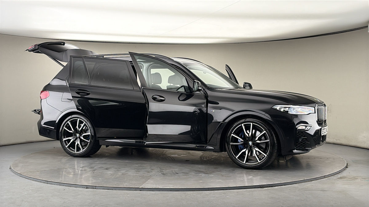 More views of BMW X7