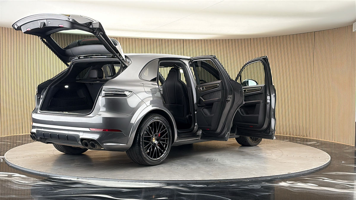 More views of Porsche Cayenne