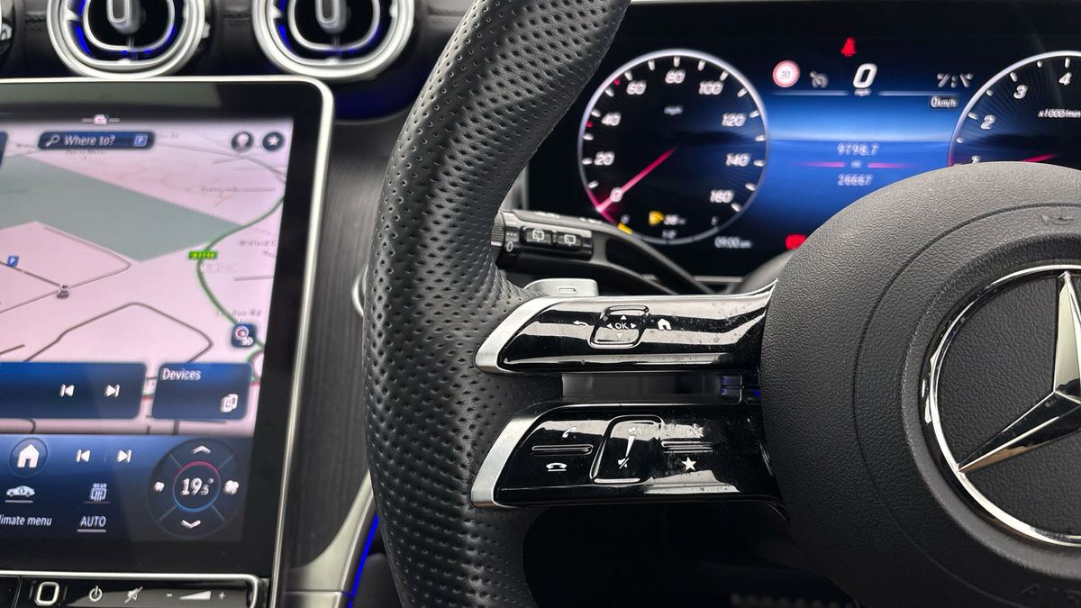 Mercedes-Benz GLC Image 13