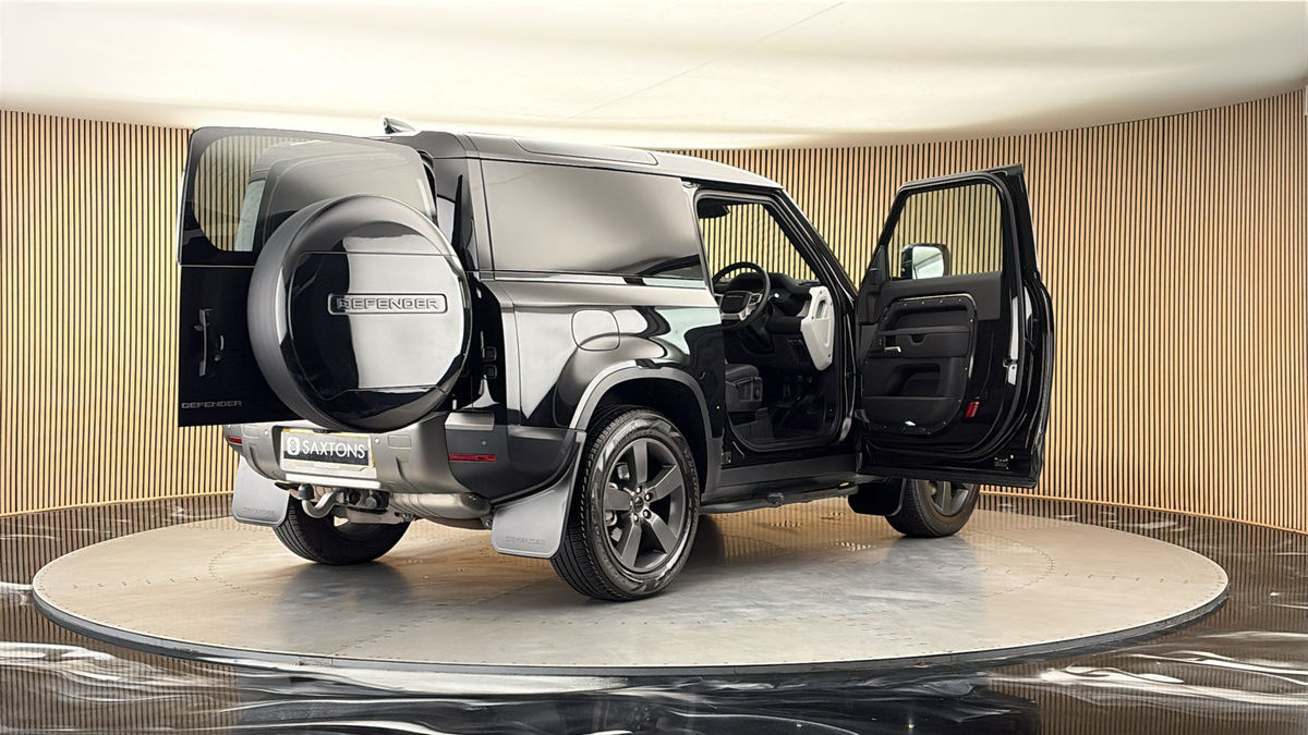 More views of Land Rover Defender 90