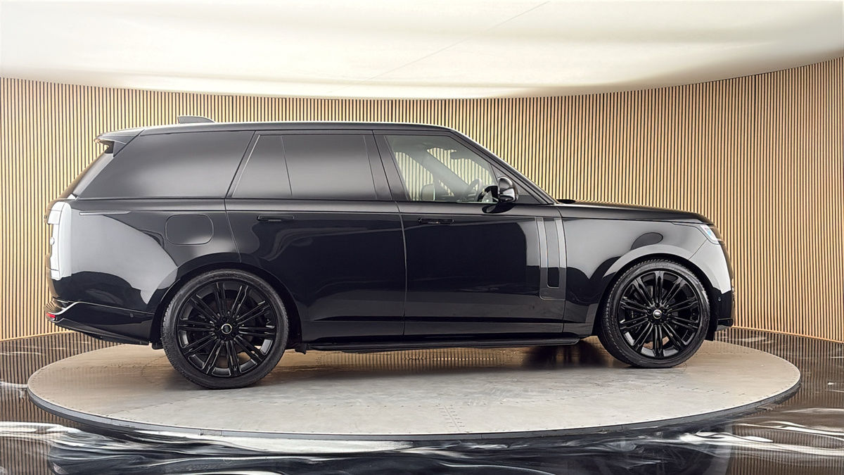 More views of Land Rover Range Rover