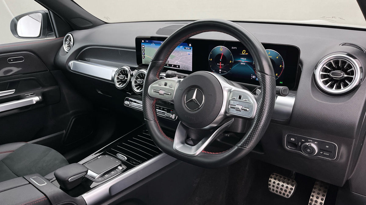 Mercedes-Benz GLB Image 5