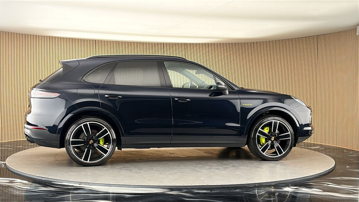 More views of Porsche Cayenne