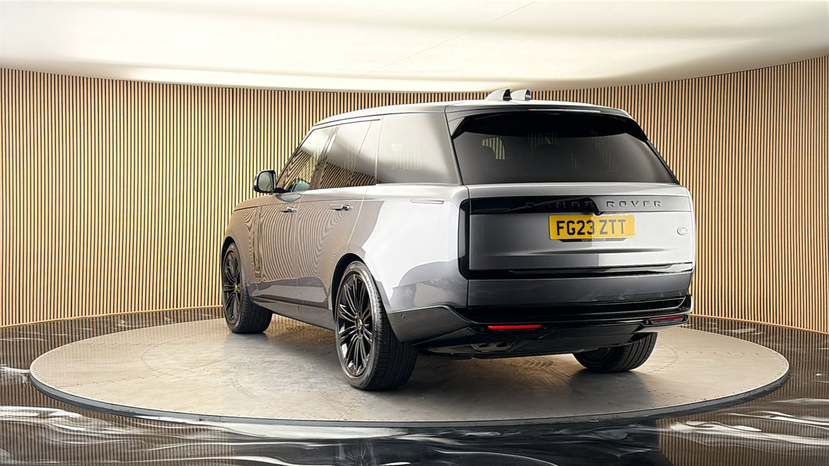 More views of Land Rover Range Rover