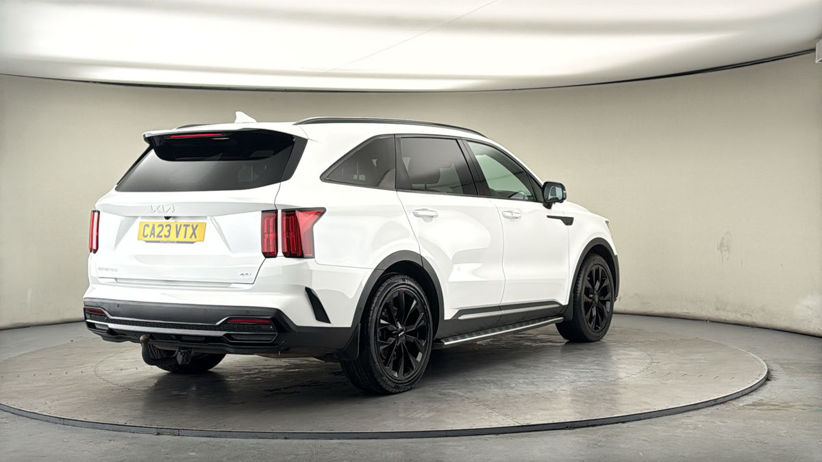 More views of Kia Sorento