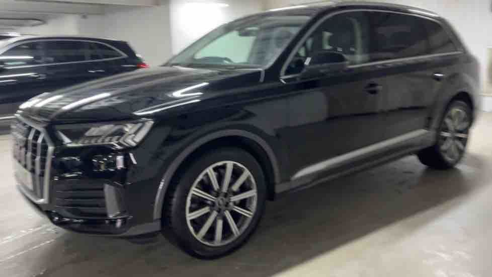 More views of Audi Q7