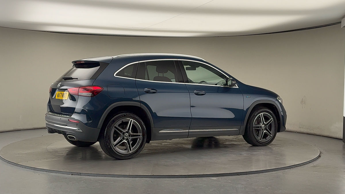 More views of Mercedes-Benz GLA