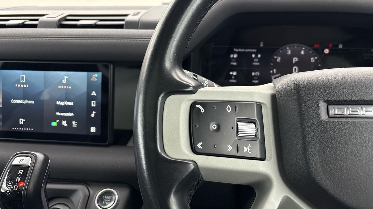 Land Rover Defender 90 Image 13