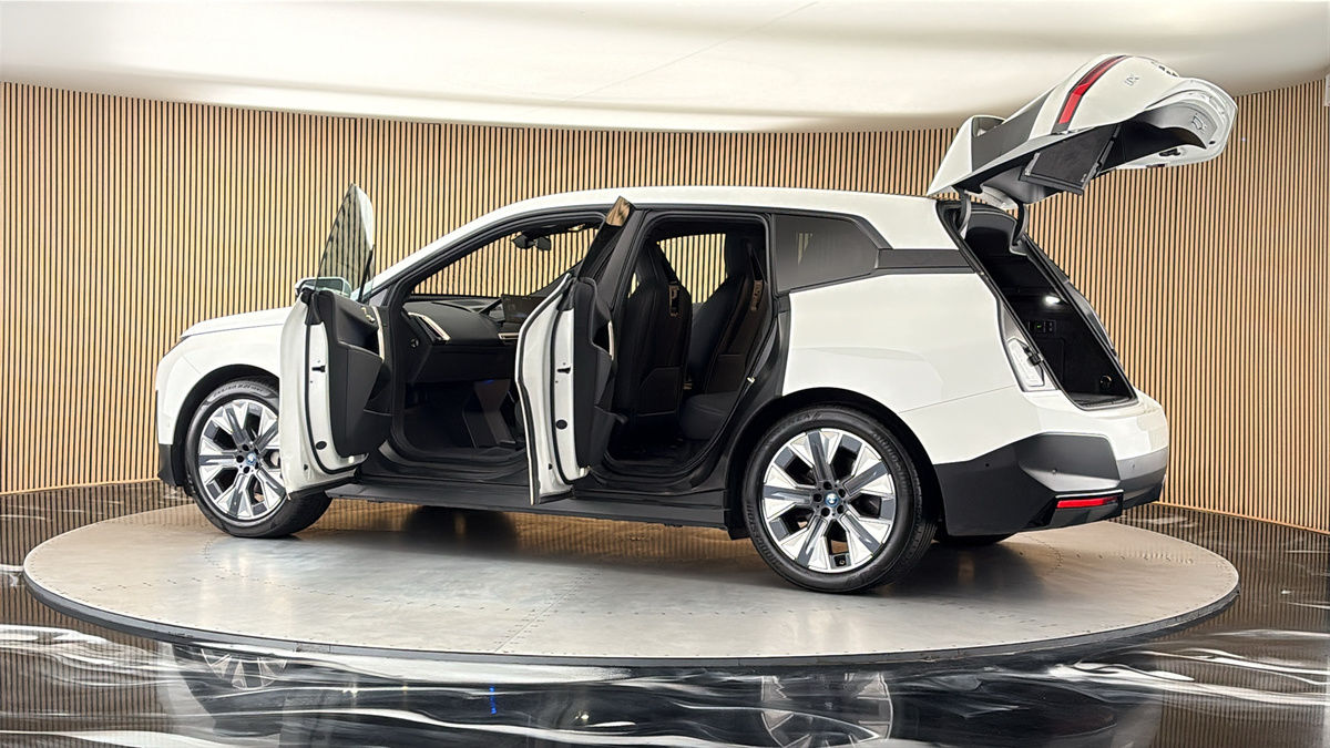 More views of BMW iX