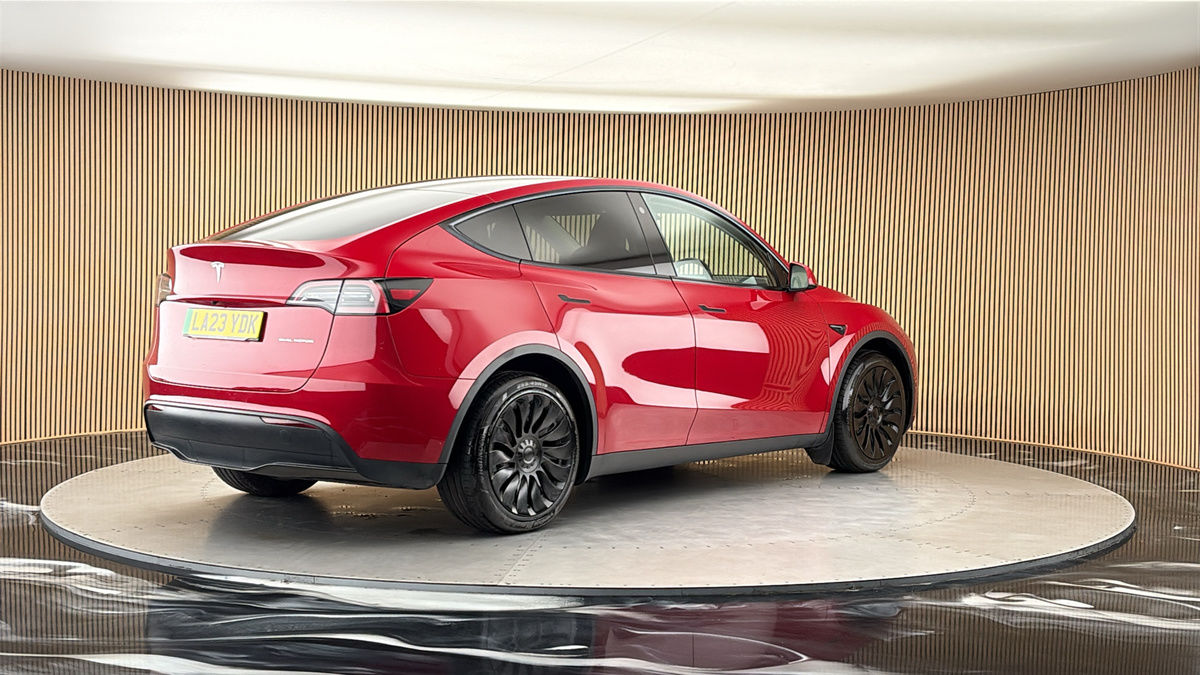 Tesla Model Y Image 21