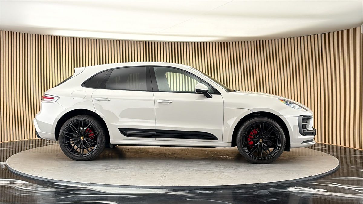 More views of Porsche Macan