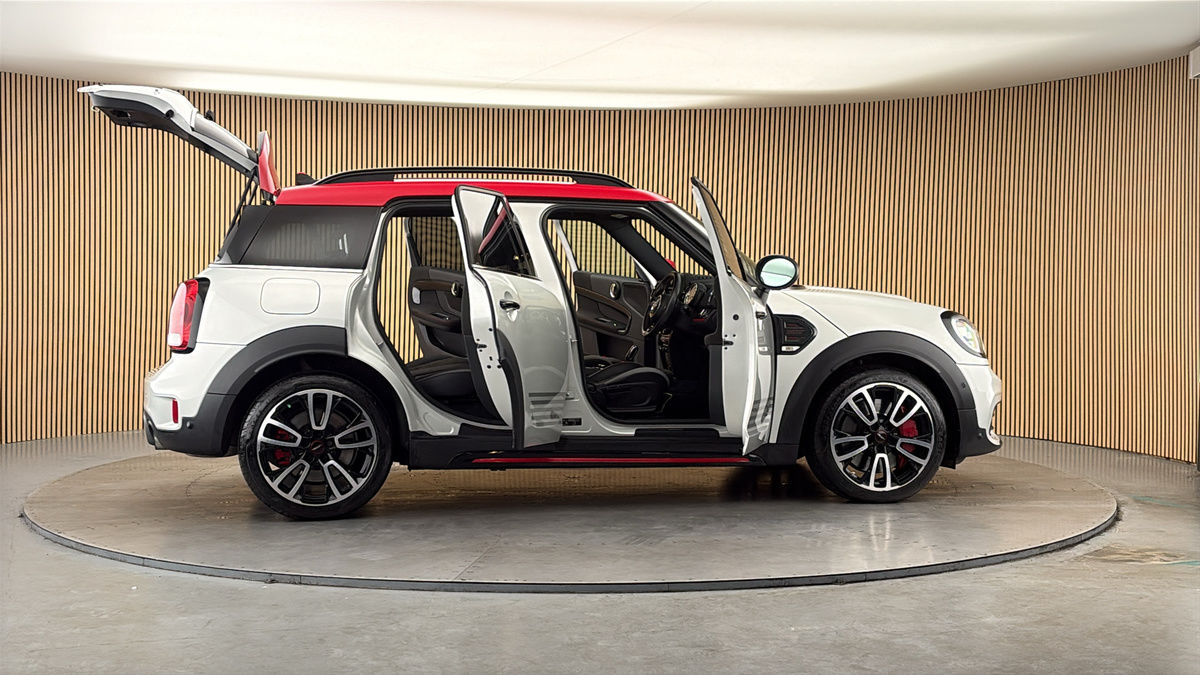 More views of MINI Countryman