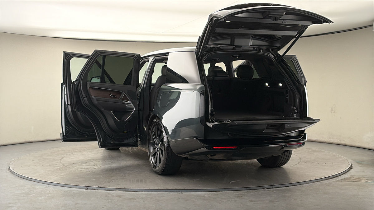 More views of Land Rover Range Rover