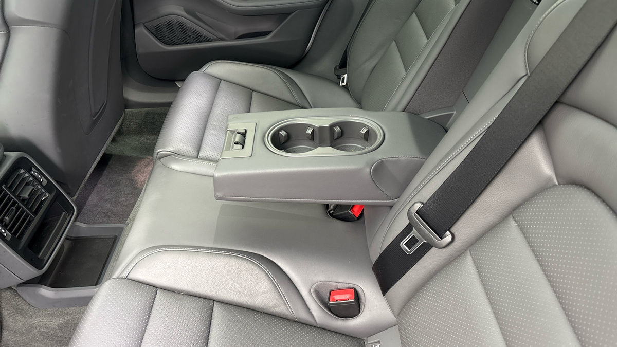 Porsche Taycan Image 9