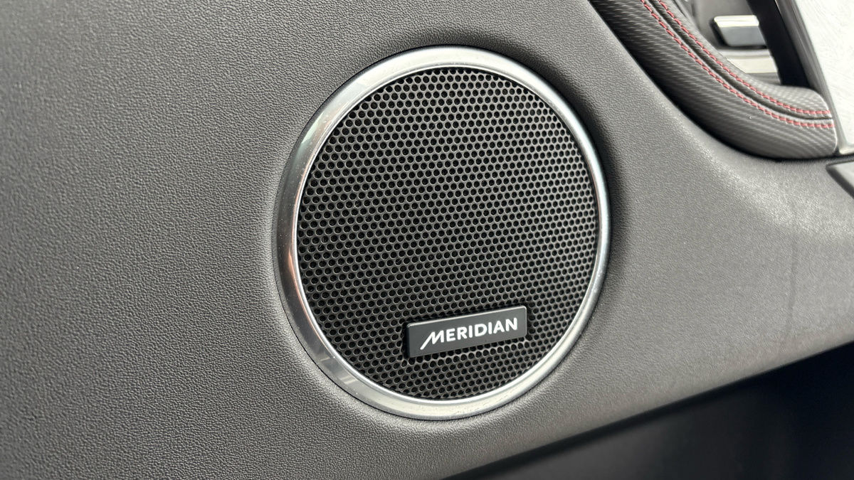 Land Rover Discovery Sport Image 25