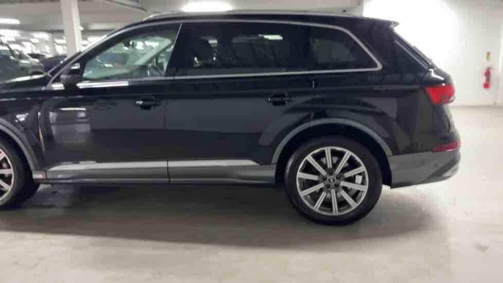 More views of Audi Q7